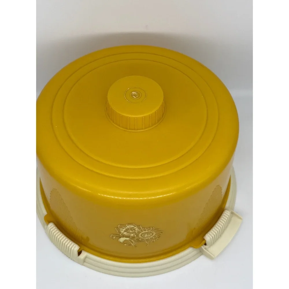 Vintage No 600 Lock-Lift Cake Carrier Yellow Floral MCM Plastic Harvest Gold USA